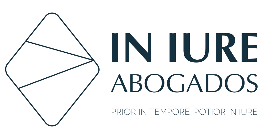 In-Iure Abogados Logo
